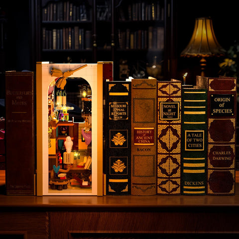 Book Nook Magico – Set da Costruzione con Illuminazione LED