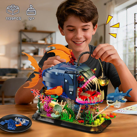 Set di Costruzioni Pesce Pescatore Meccanico con Luci LED